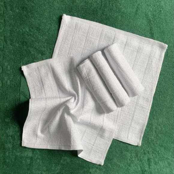 Khăn vuông trắng - Image 1