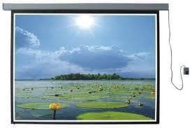 Màn chiếu điện điều khiển từ xa Regent 136''